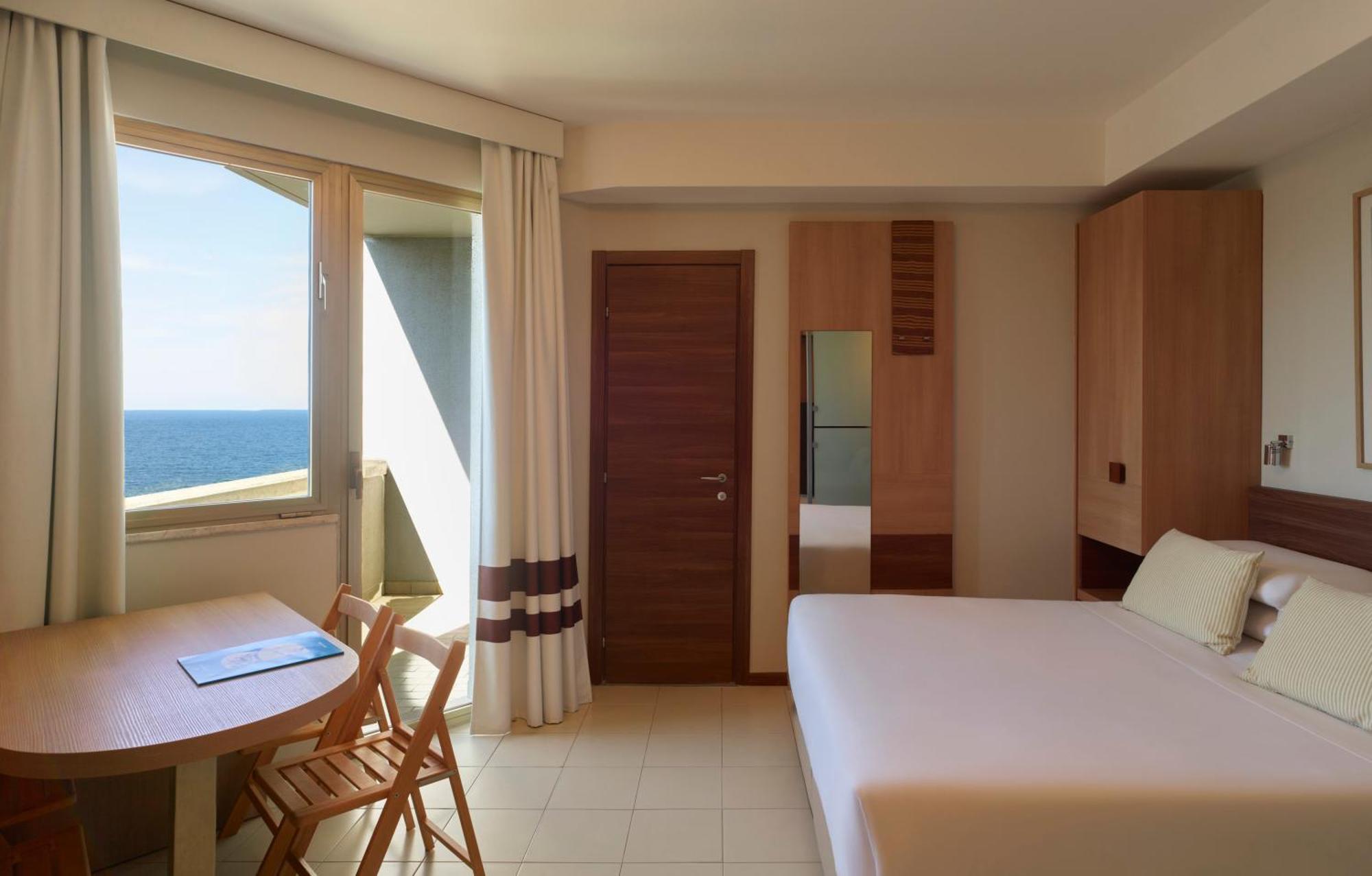 Serena Majestic Residence Montesilvano Marina Habitación foto