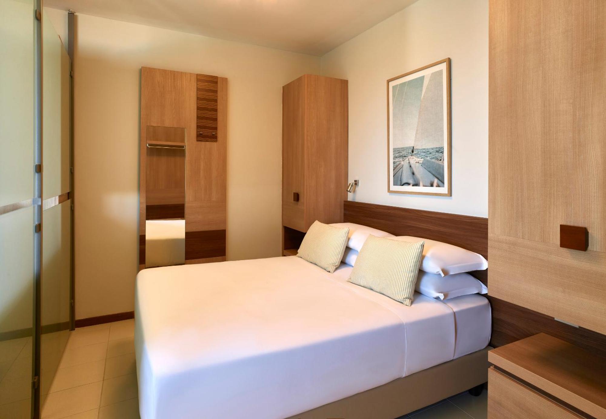 Serena Majestic Residence Montesilvano Marina Habitación foto